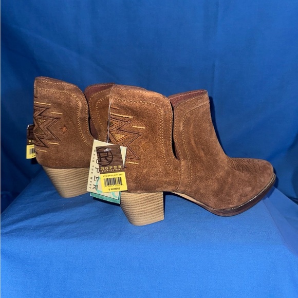 NWT Women’s Size 8 Roper Aztec Suede Brown Ankle Boots - Picture 5 of 7